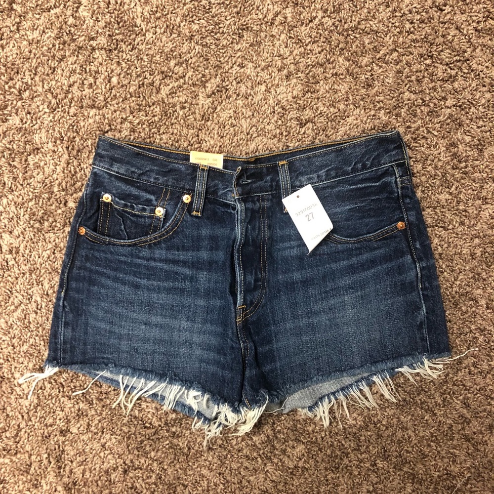 Levi 501 shorts size 27